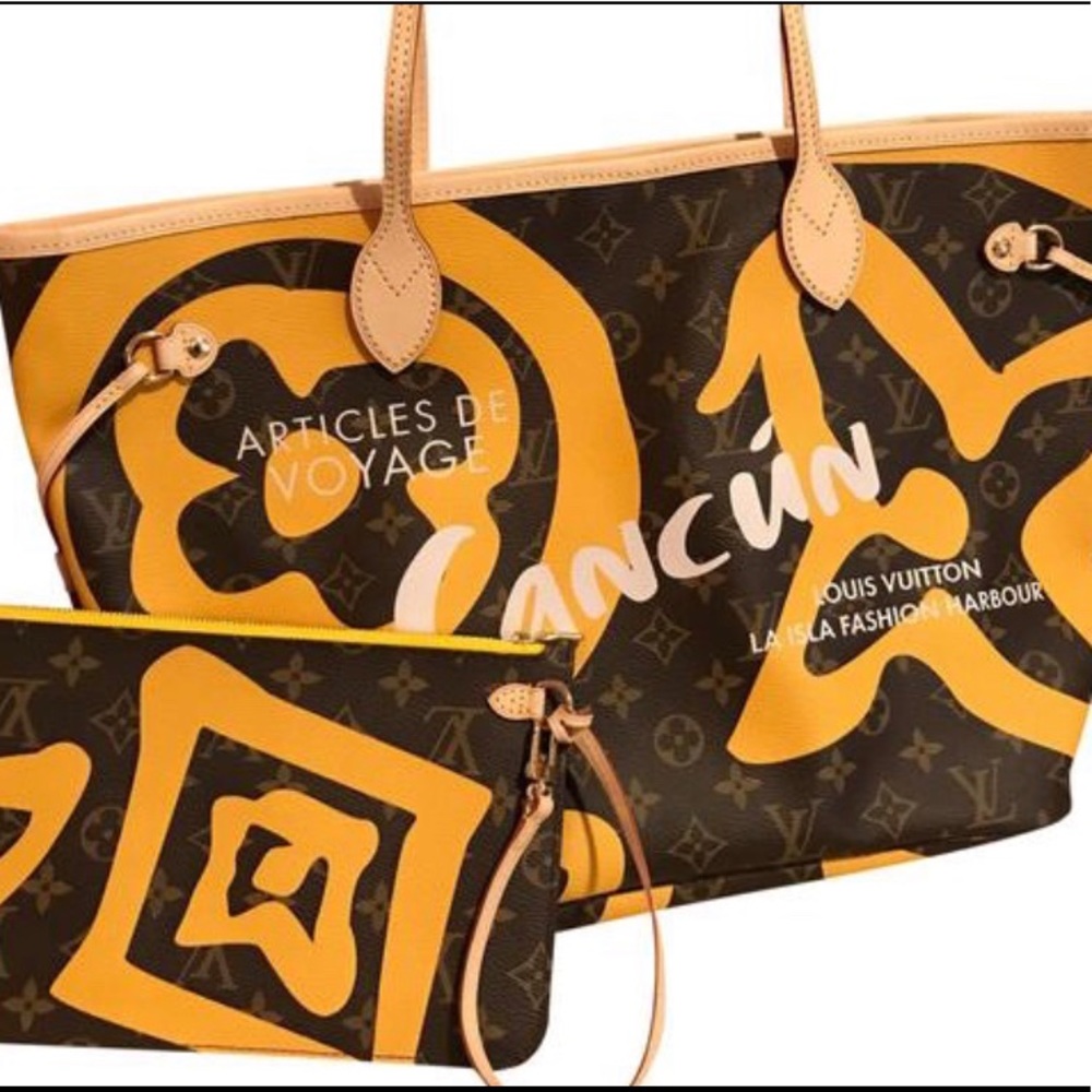 ⛔️SOLD⛔️💛LV Limited Edition Cancun-Collection Wristlet💛